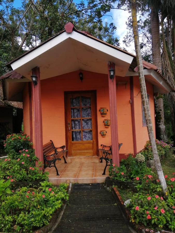 Cabanas Mountain River Lake Inn Nueva California 외부 사진