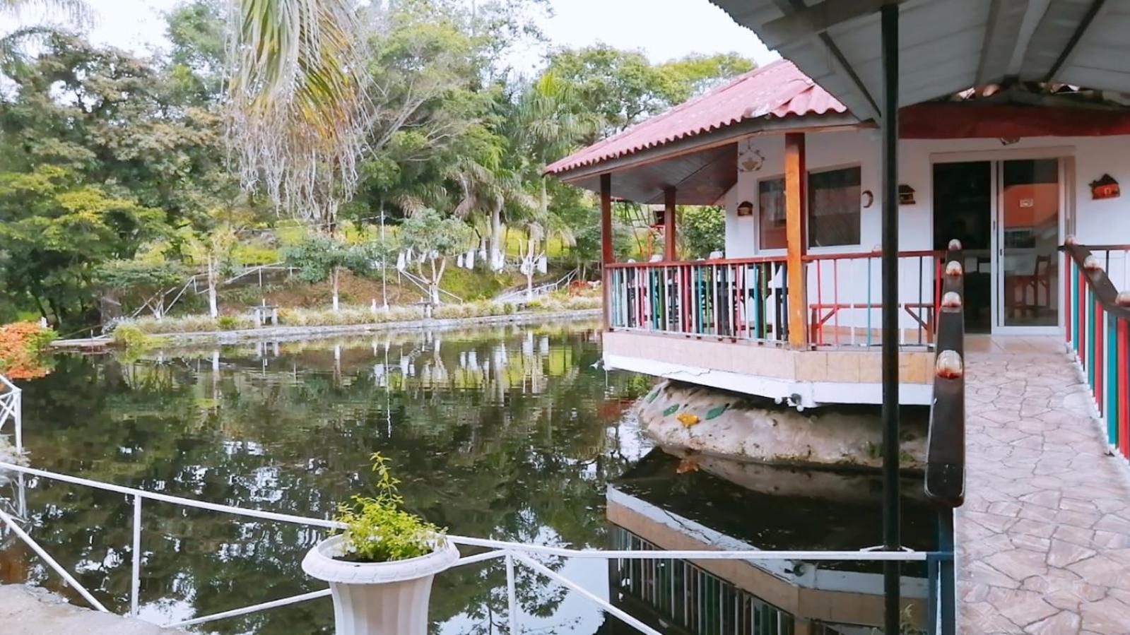 Cabanas Mountain River Lake Inn Nueva California 외부 사진